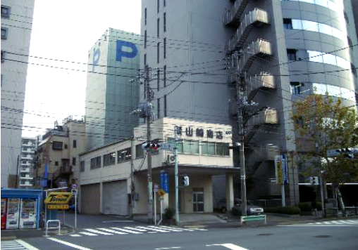 竣工前：旧山崎商店 - 北西交差点側